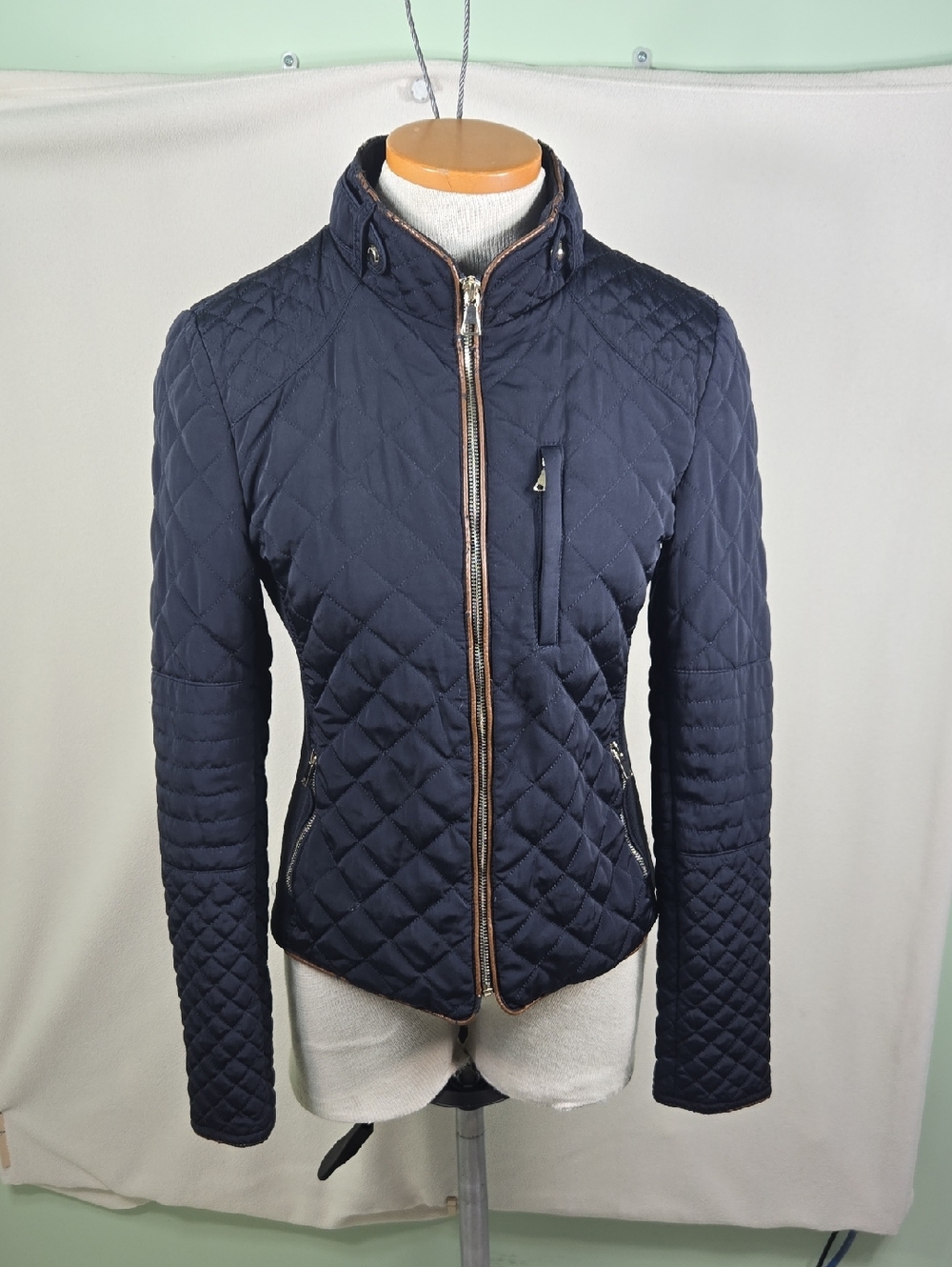 Zara Quilted Navy Puffer Jacket with Zip